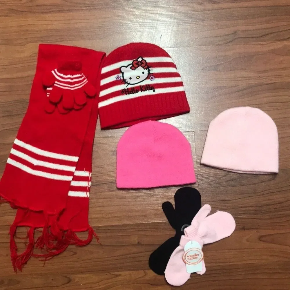 Baby girl Hello Kitty beanie and mittens sets
